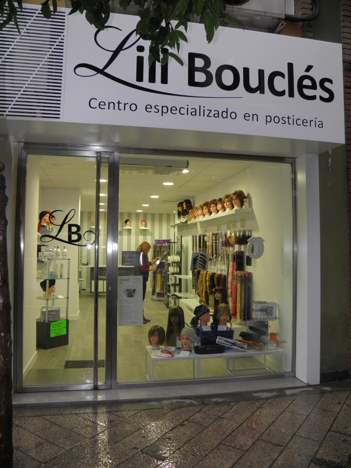 Lili Bouclés entrada tienda